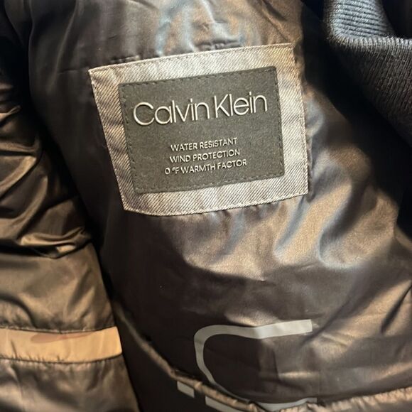 Calvin Klein Camo Puffer Jacket. NEW - Picture 6 of 6